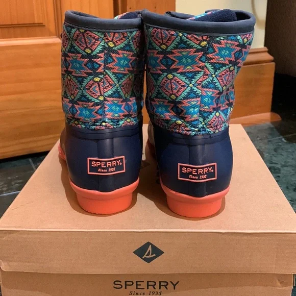 NWT Sperry Saltwater textile navy duck boots with coral bottoms - Picture 2 of 7